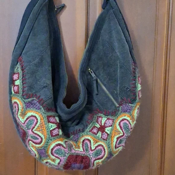 Free People Urban Outfitters Embroidered Black and Multicolor Women's Bag Boho - Picture 2 of 10